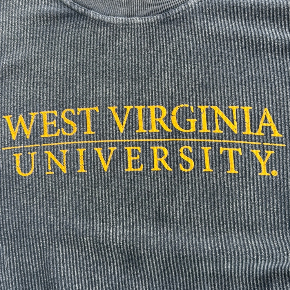 West Virginia Universityrsity sweatshirt in medium